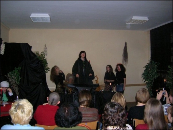 DKuF 2006 - spektakl Przygotowanie roku szkolnego klasy II D