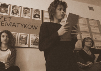 Wieczór poezji 2016 r. - młodzi polscy poeci w  interpretacji uczniów klasy I A
