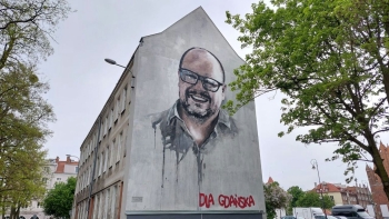 Sztuka Gdańska - mural poświęcony pamięci pana Pawła Adamowicza